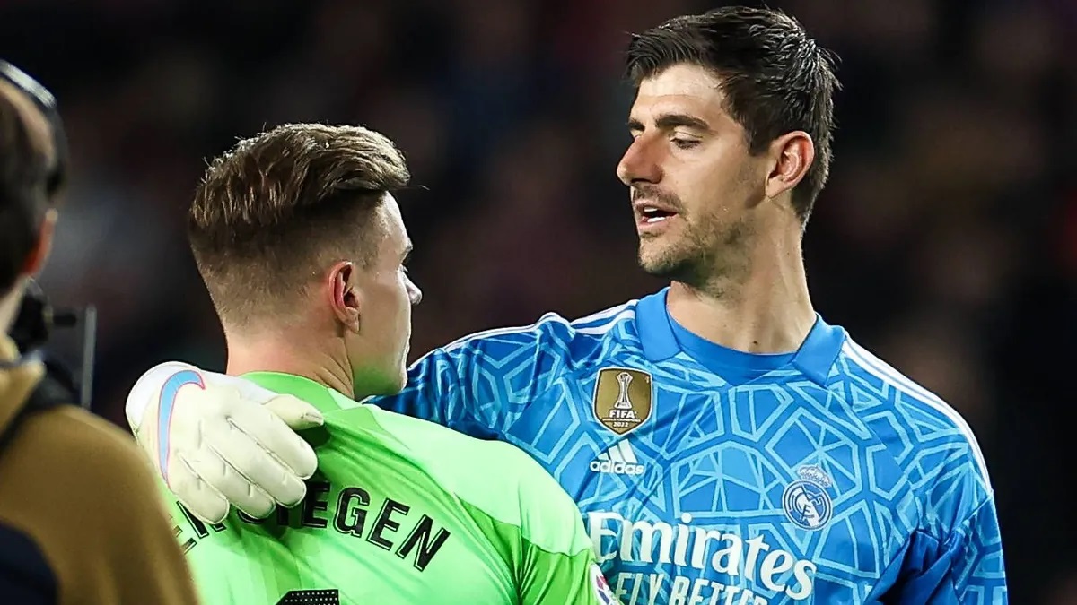 Thibaut Courtois sends heartfelt message to Barcelona captain after his serious knee injury