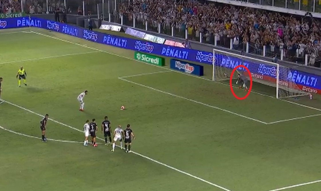 Neymar se vratio: Uzeo zalet da izvede penal, a ono što je uradio golmanu pokazuje kakav je doktor (Video)
