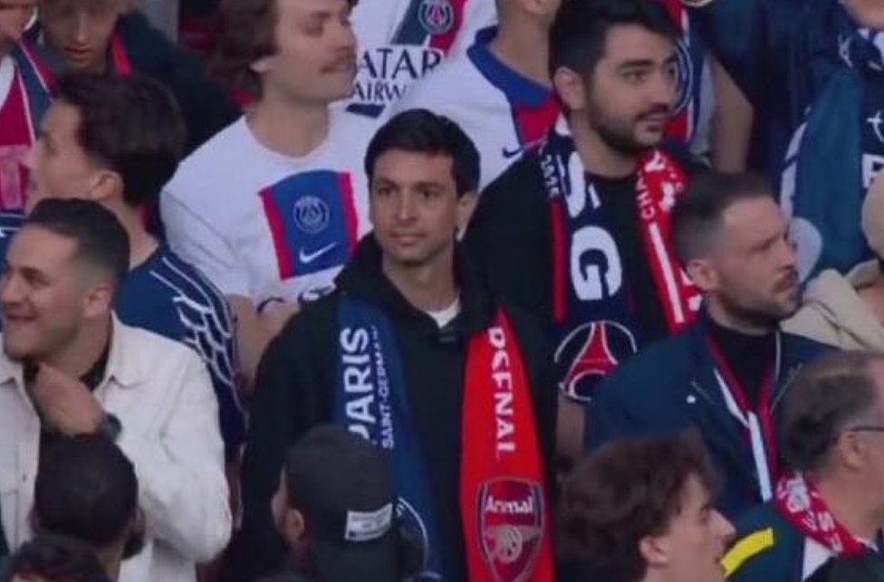 Ikona PSG-a snimljena u kopu među navijačima na Emiratesu