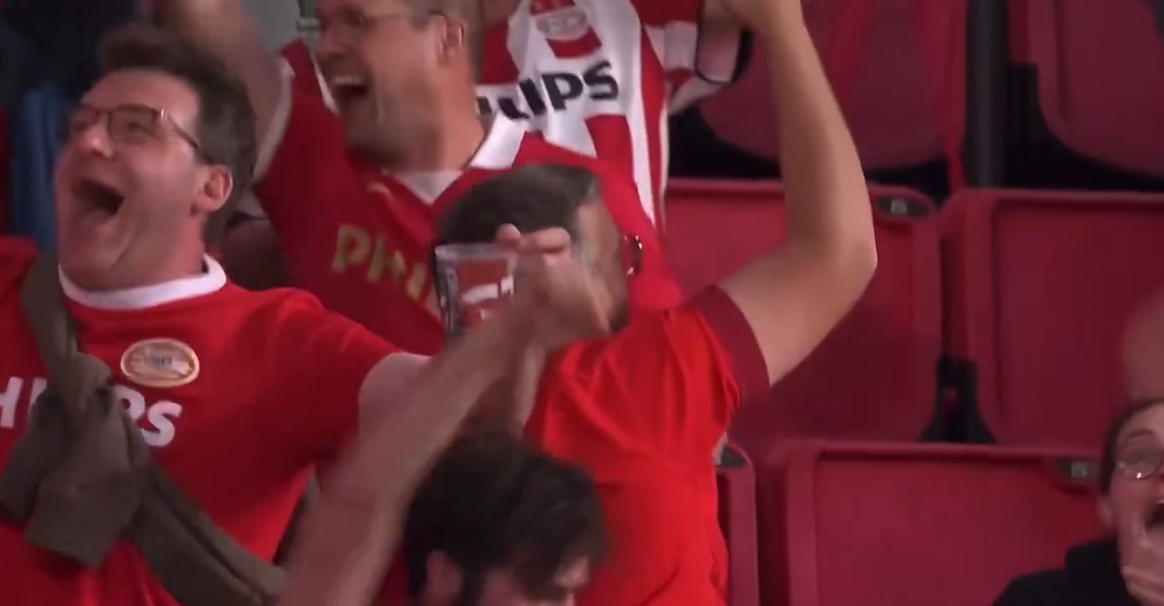 Potpuna ludnica u Eindhovenu: Navijači PSV-a euforično proslavili gol koji je primio Ajax