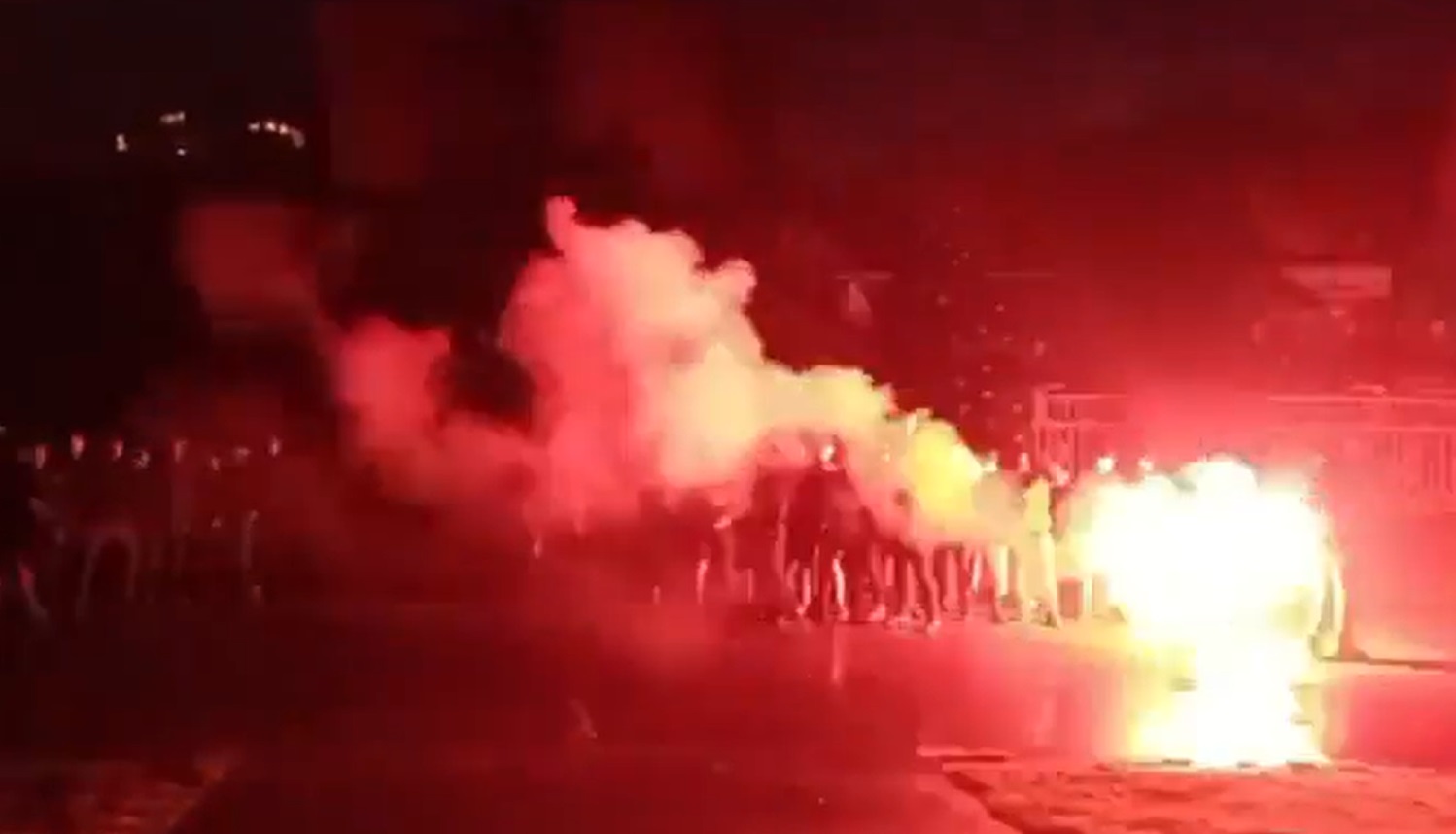 Noćna akcija: Delije upale na stadion Partizana (VIDEO)