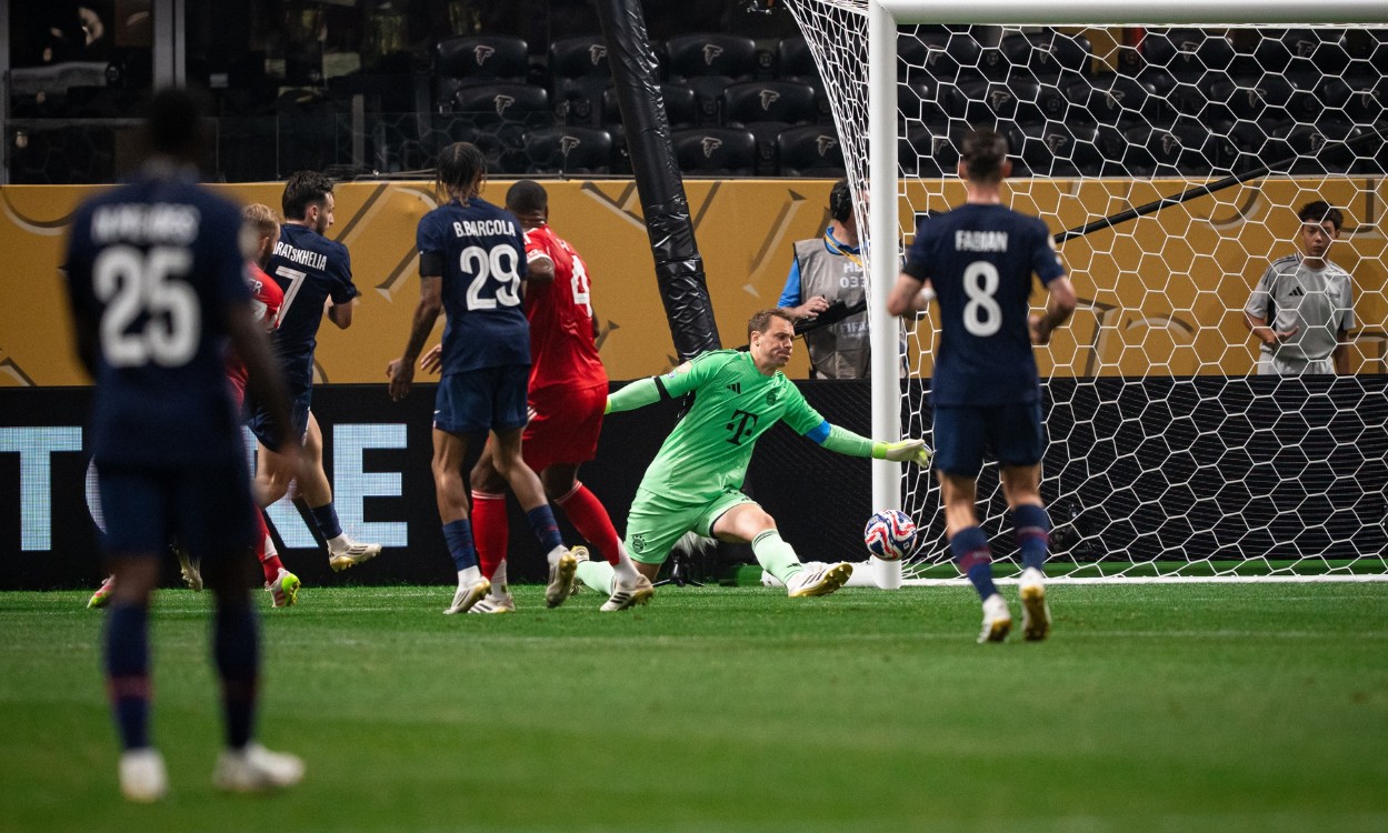 Napete scene izašle u javnost: Igrači Bayerna upali u svlačionicu PSG-a nakon povrede Musiale