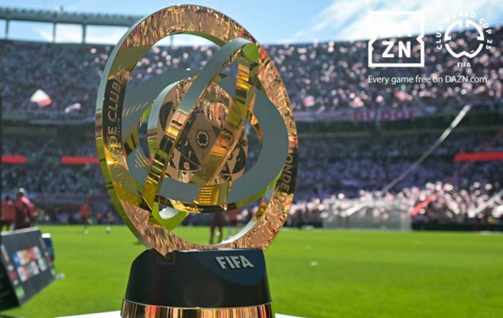 Nastavak lude priče s trofejom. Trumpu je ostao original, Chelsea je dobio kopiju
