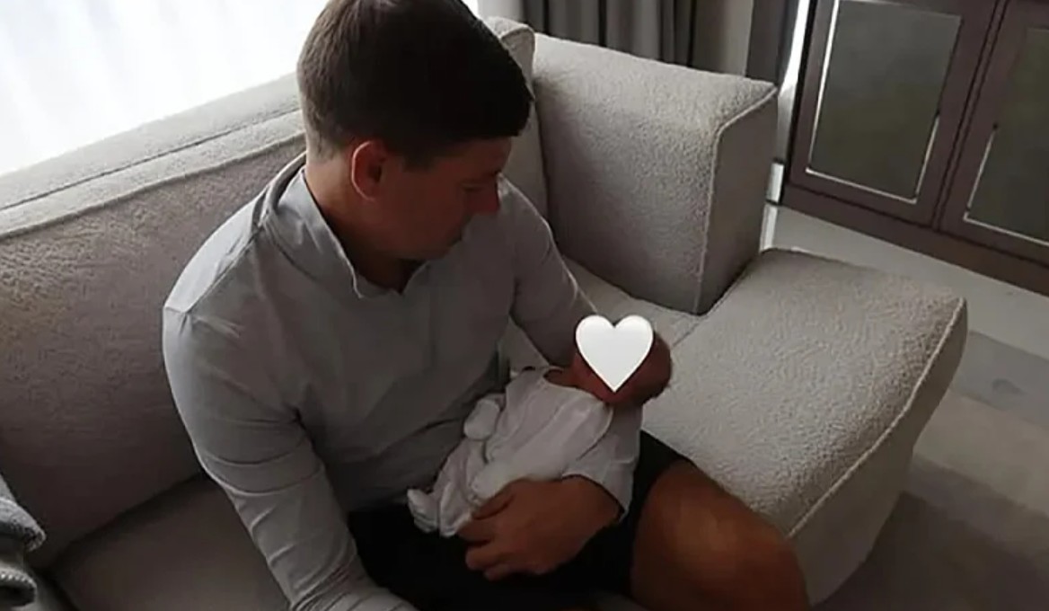 Steven Gerrard je već postao djed, ponosan je objavio fotografiju