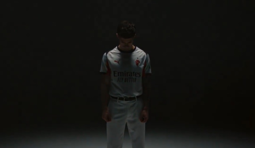 Milan predstavio novi dres (Video)