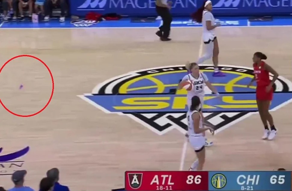 Amerikanci se masovno klade na boju dilda koji će biti bačen na WNBA parket, sinoć su mnogi izgubili novac