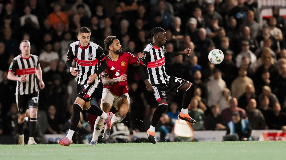 Grimsby kažnjen zbog igrača bez prava nastupa u povijesnoj pobjedi protiv Uniteda