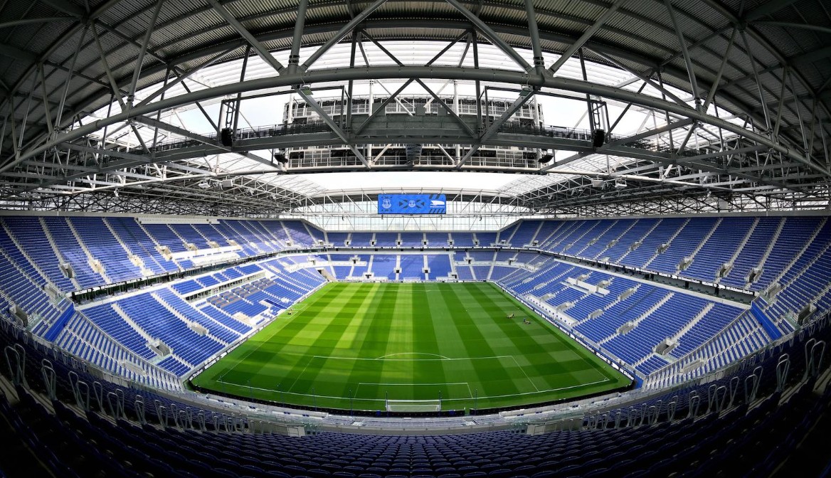 Hteo da kupi Everton, optužen za prevaru vrednu preko 500 miliona