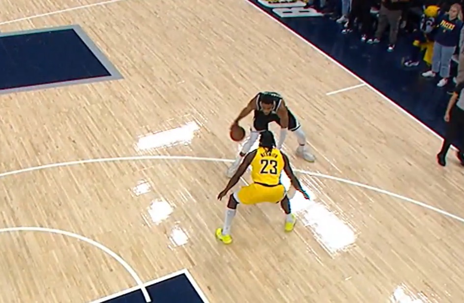 Janis iz teške situacije doneo pobedu Milvokiju uz zvuk sirene (Video)