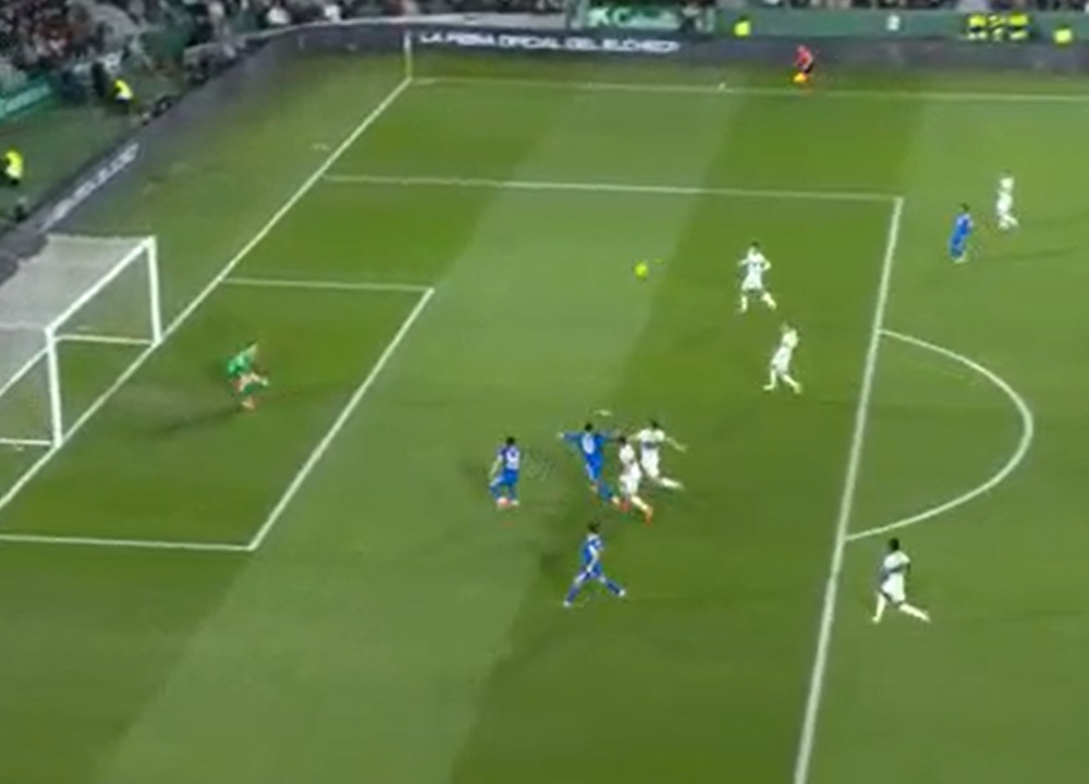 Драма во Елче: Реал Мадрид двапати спасуваше „жива глава“ и на крај освои бод (Видео)