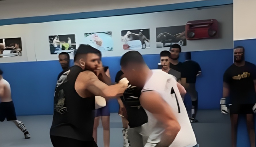 (Video) Alex Pereira brutalno nokautirao sparing partnera