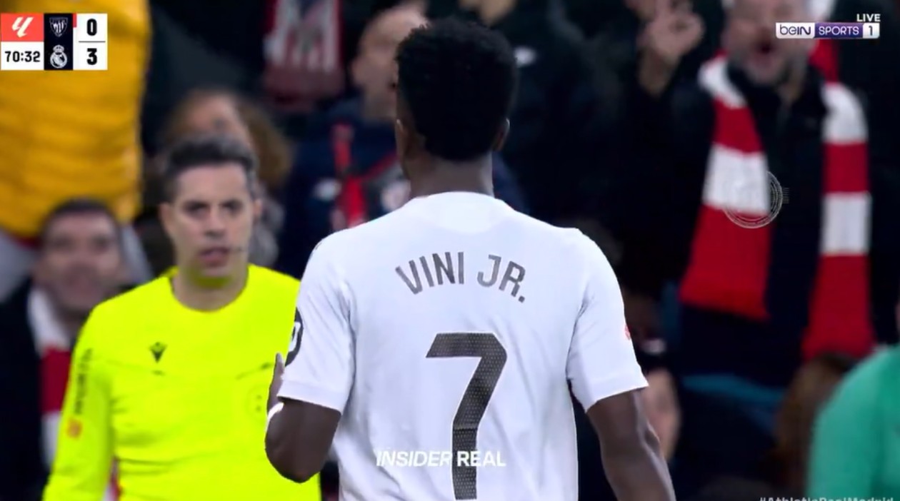 Vinicius pokazivao tri prsta, ali svi pričaju o gesti navijačice (Video)