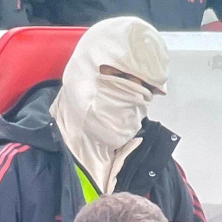 Maskirani Salah na klupi Liverpoola je hit: “Ne može više gledati takvu igru”