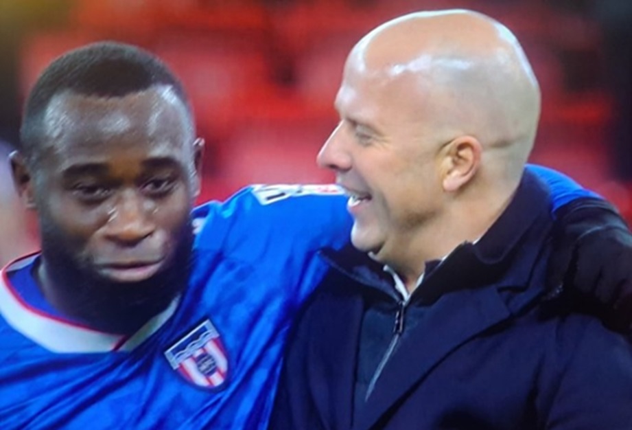 Navijači Liverpoola luduju: Ne mogu da vjeruju šta je Slot uradio nakon još jednog kiksa na Anfieldu (Foto)