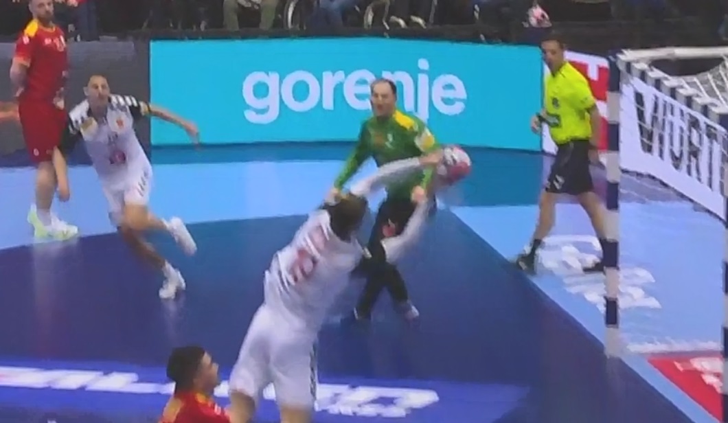 Атракција на македонските ракометари: Македонија води на полувреме против Романија (Видео)