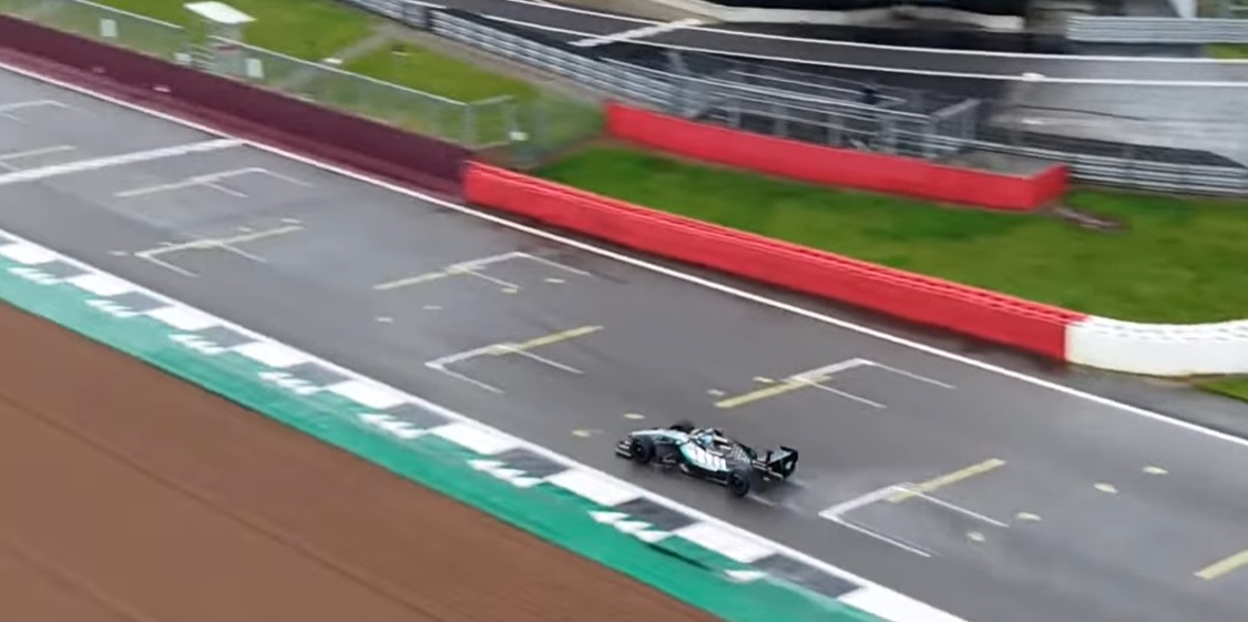 Mercedes predstavio novi bolid od kog zastaje dah