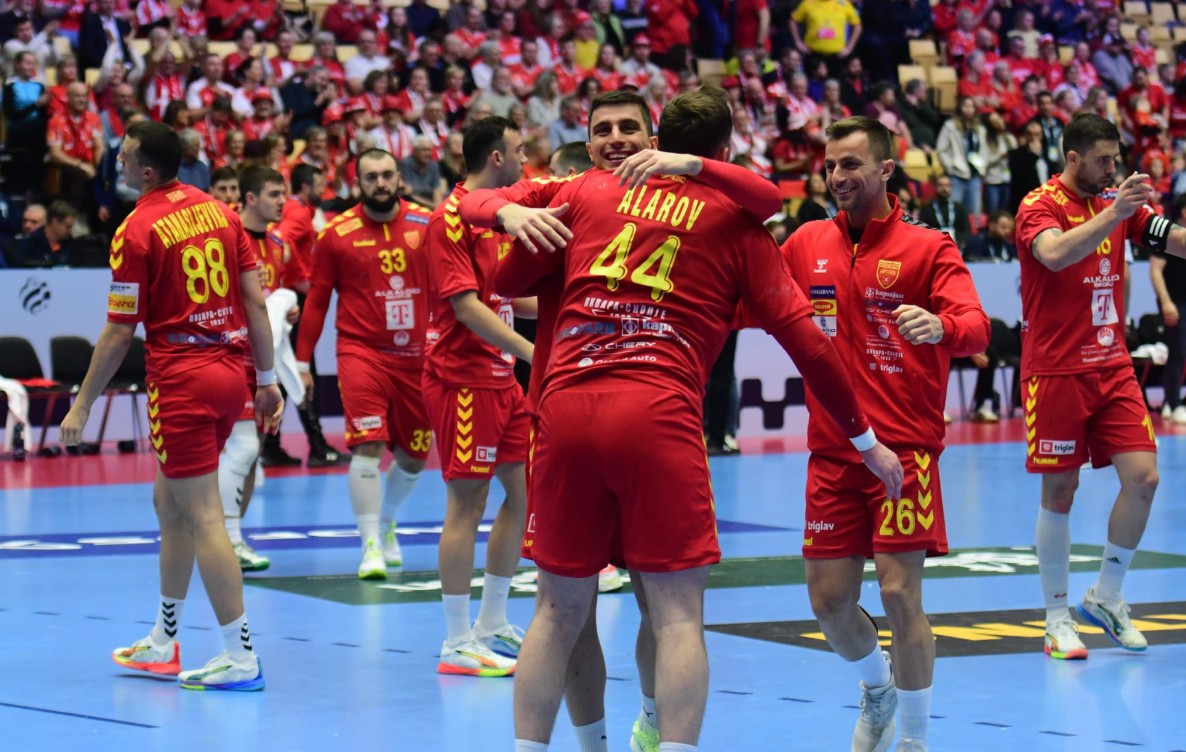 Еве како досега сме играле против Романија!