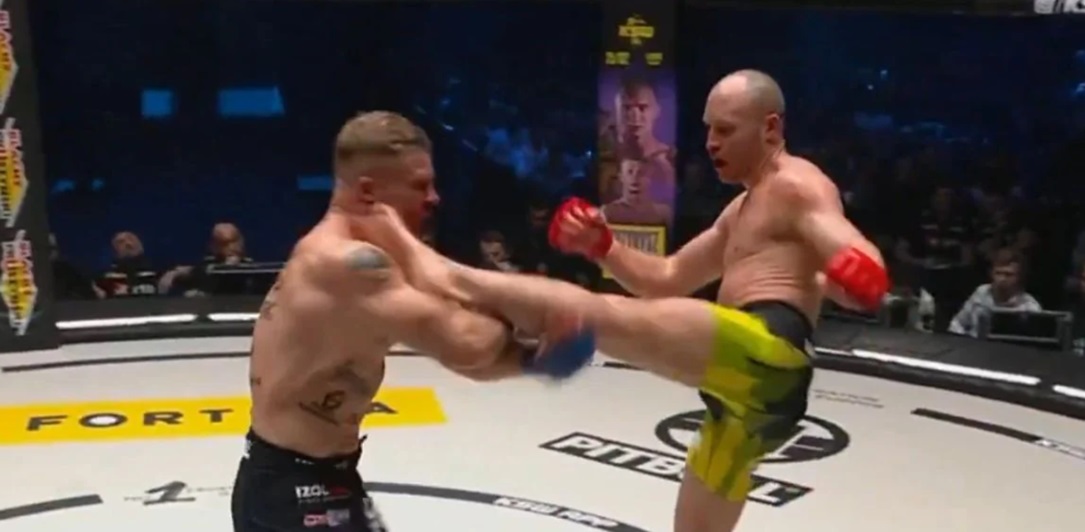 Au, kakav nokaut: Hrvatski borac izveo spektakl, buđenje nesretnika trajalo je veoma dugo (Video)