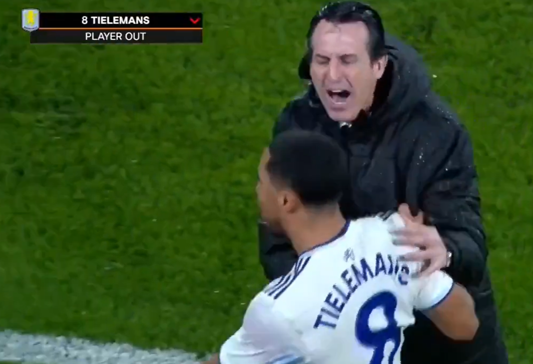 Bijesni Emery urlao i odgurnuo vlastitog igrača. Pogledajte što se dogodilo