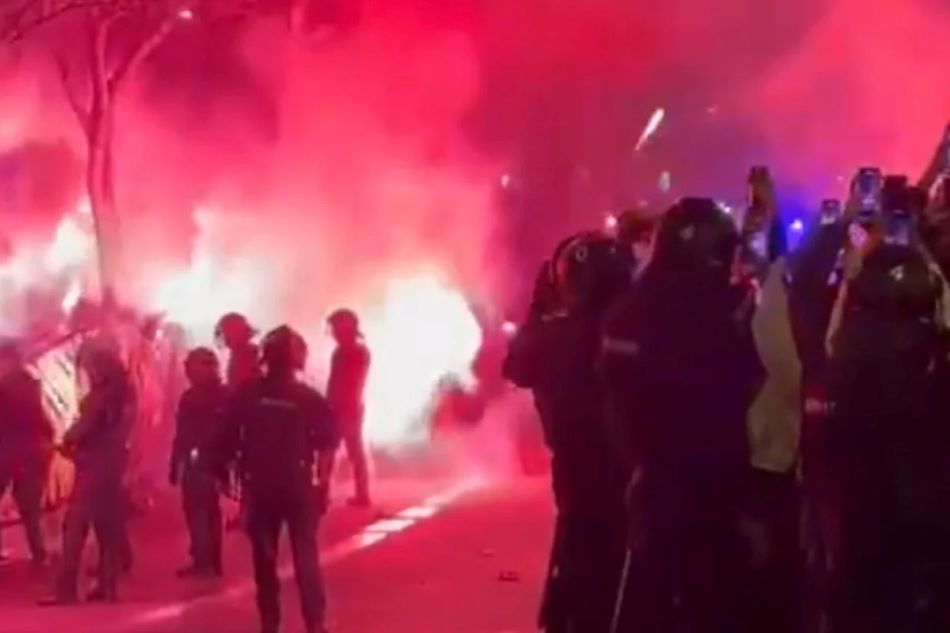 Haos pred utakmicu: Navijači Barcelone napali autobus sa igračima Atletico Madrida!