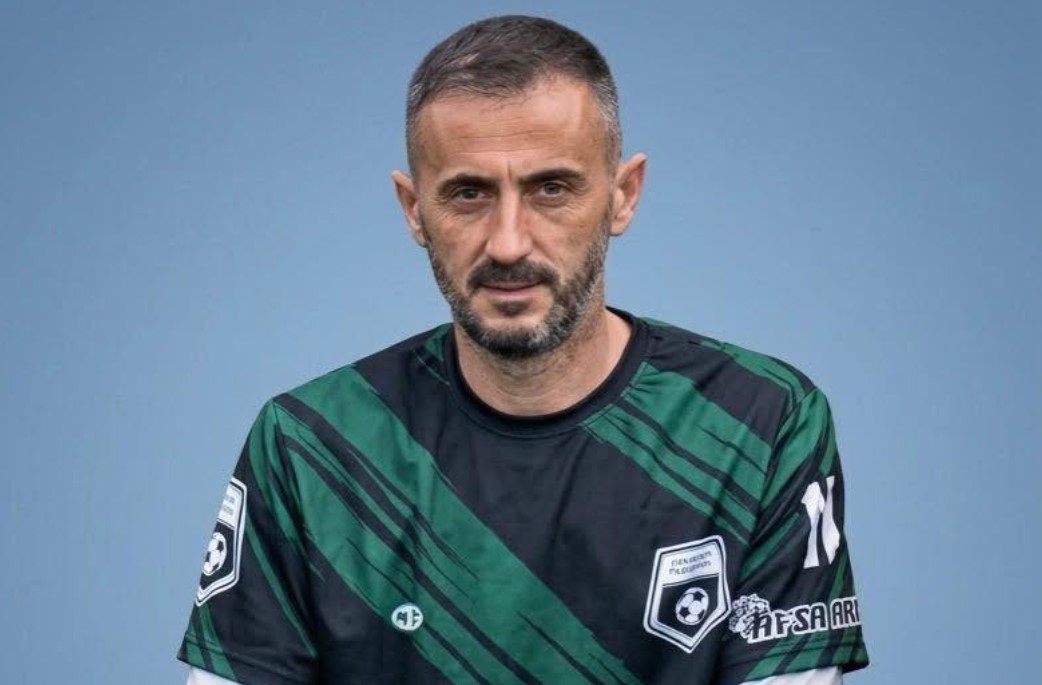 Tragedija na Kosovu! Fudbaler se srušio na terenu i umro na poluvremenu, sumnja se na srčani udar