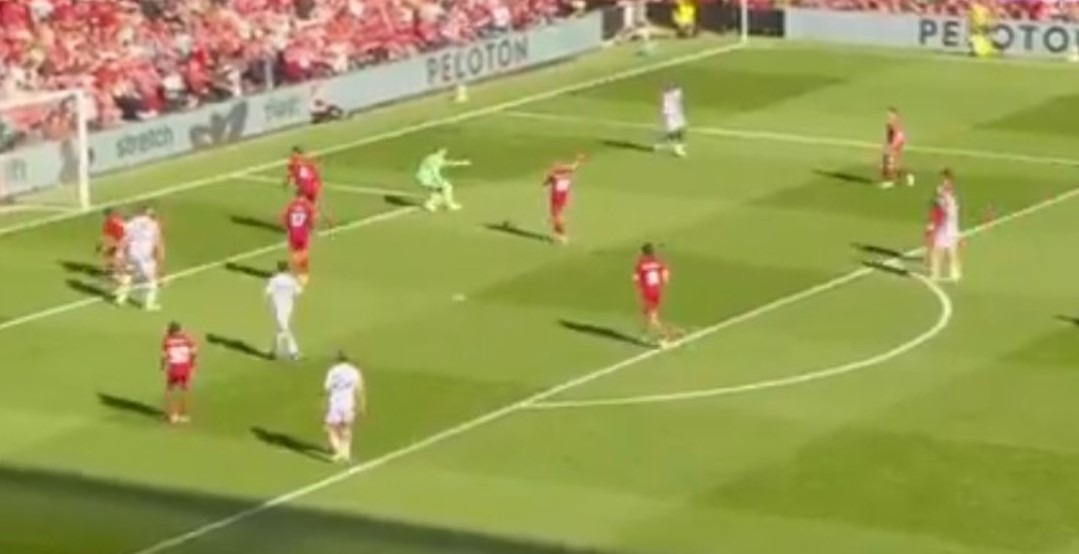 Fair play je danas umro: Palace postigao gol dok je golman Liverpoola bespomoćno ležao na travi (Video)