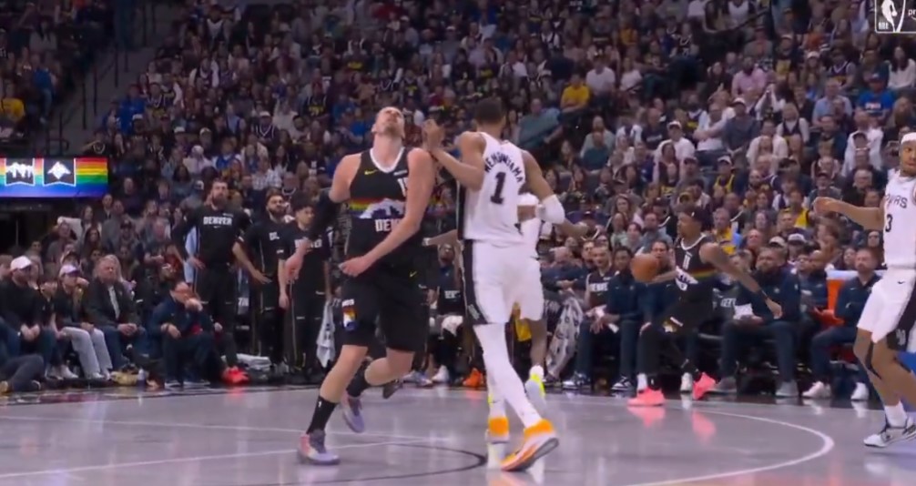 Prljavo ili ne ne?Vembi raskrvario Jokic (Video)