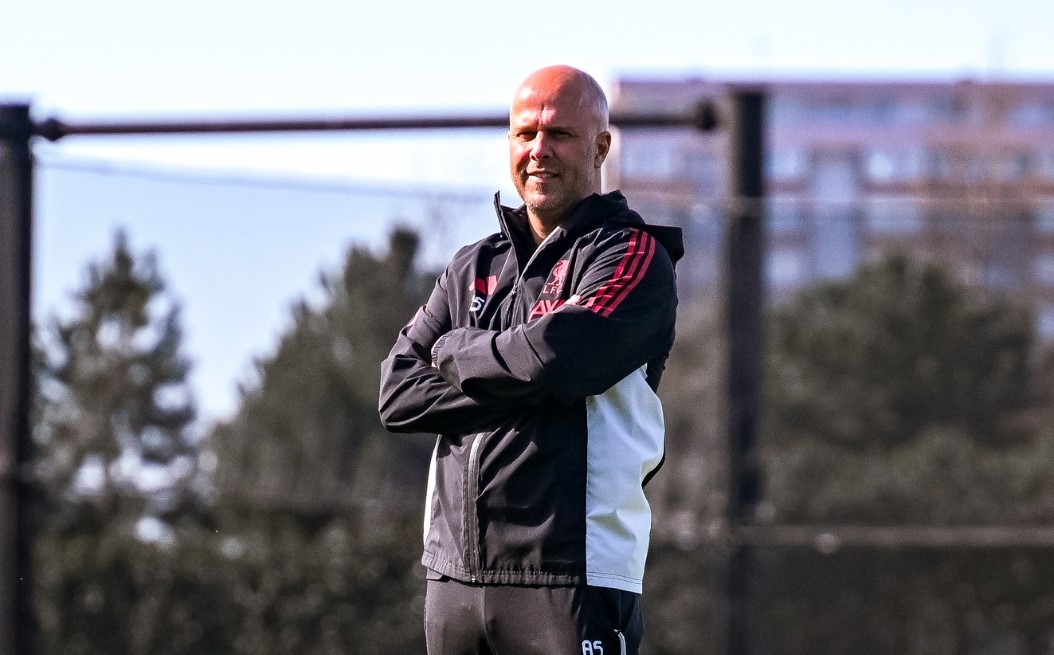 Karager je „čuo“ da Slot ostaje trener Liverpula